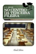 No centro da terceira fileira