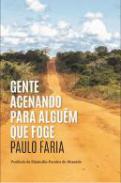 Gente Acenando para Algum Que Foge